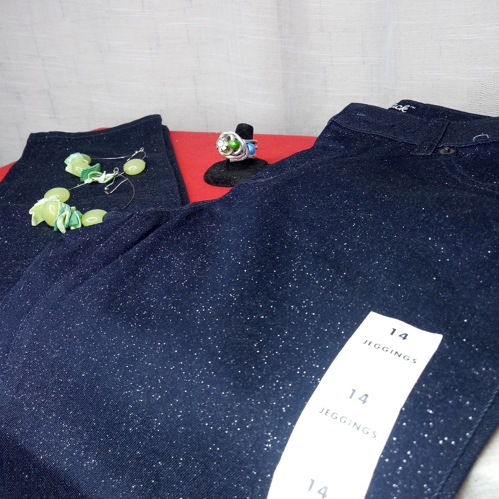 Pants - Picture 4 of 6